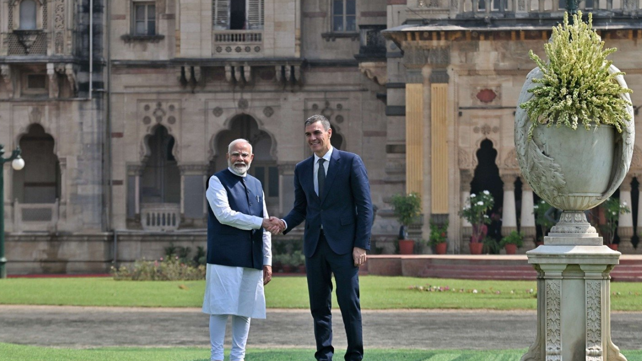 Vadodara lit up with the arrival of PM Modi and Prime Minister of Spain
